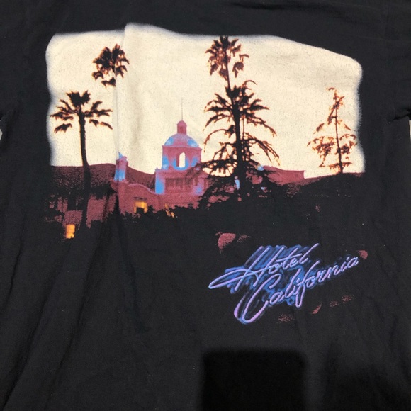 The Eagles Hotel California Band Tee Rock music - Picture 2 of 2